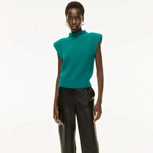 Aritzia - Babaton Hazlitt Vest with Shoulder Pads - Picture 2 of 9